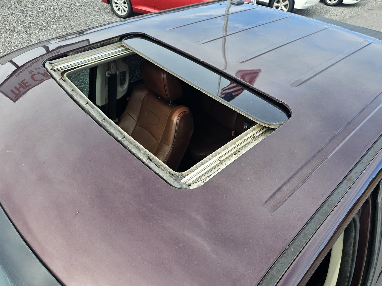 RAM 1500 4WD Crew Cab 140.5" Laramie Longhorn 2012