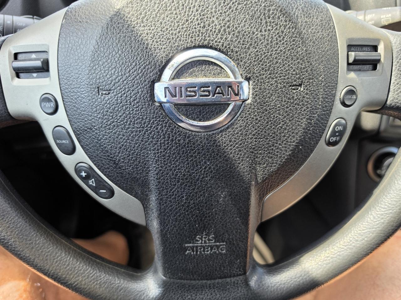 Nissan Rogue AWD 4dr S Krom Edition 2010