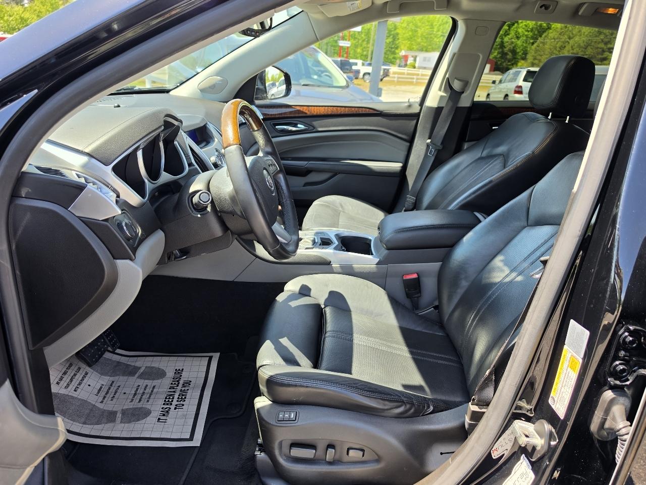 Cadillac SRX FWD 4dr Luxury Collection 2010