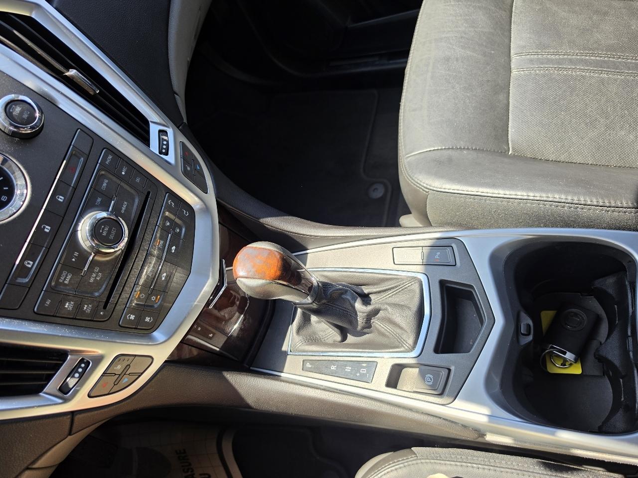 Cadillac SRX FWD 4dr Luxury Collection 2010