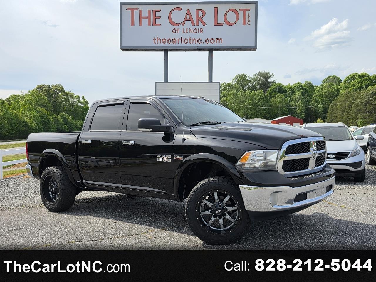 2015 RAM 1500 4WD Crew Cab 140.5" Big Horn