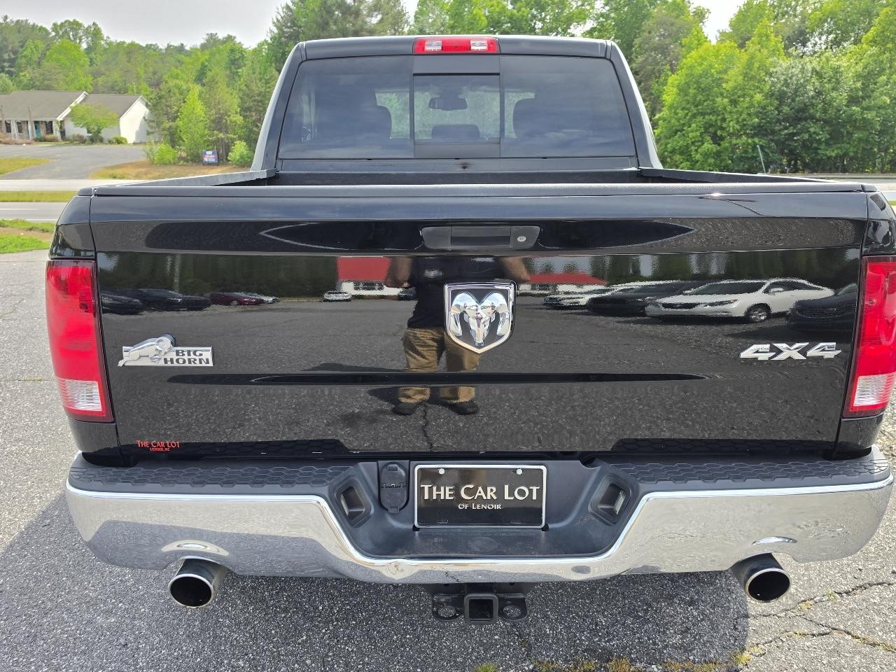 RAM 1500 4WD Crew Cab 140.5" Big Horn 2015