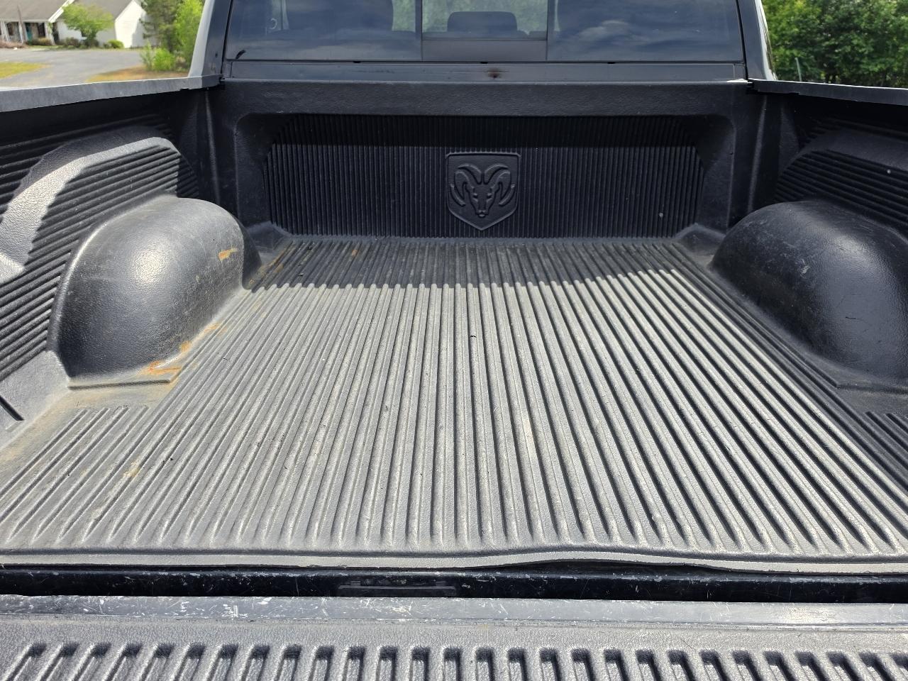 RAM 1500 4WD Crew Cab 140.5" Big Horn 2015