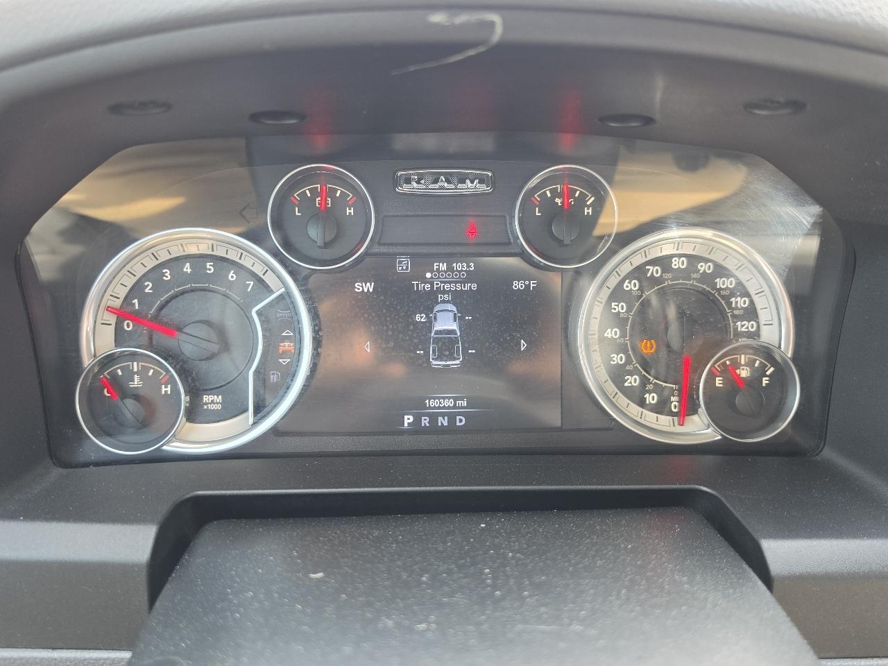 RAM 1500 4WD Crew Cab 140.5" Big Horn 2015