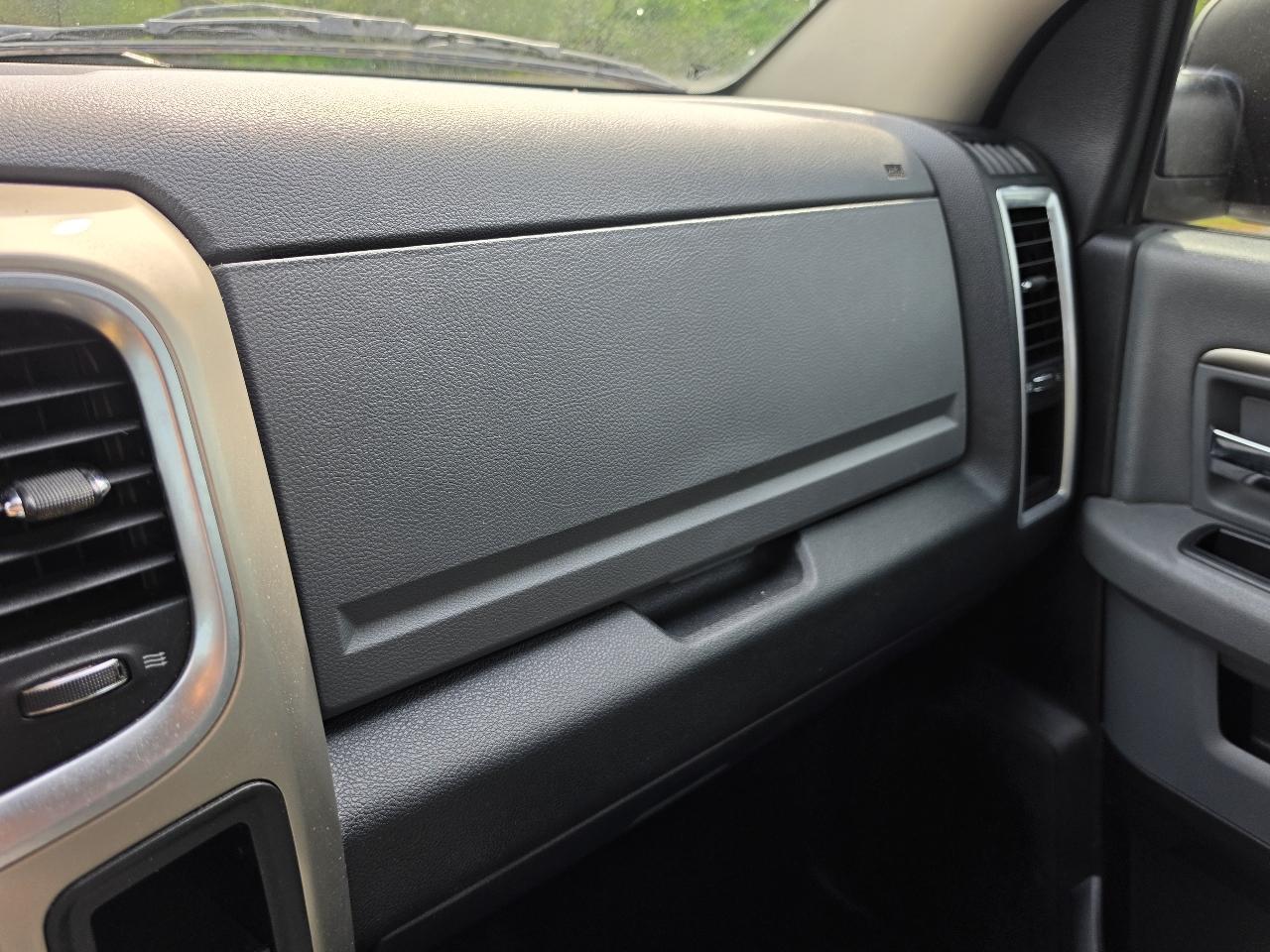 RAM 1500 4WD Crew Cab 140.5" Big Horn 2015