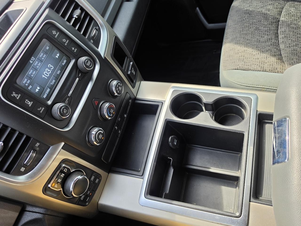 RAM 1500 4WD Crew Cab 140.5" Big Horn 2015