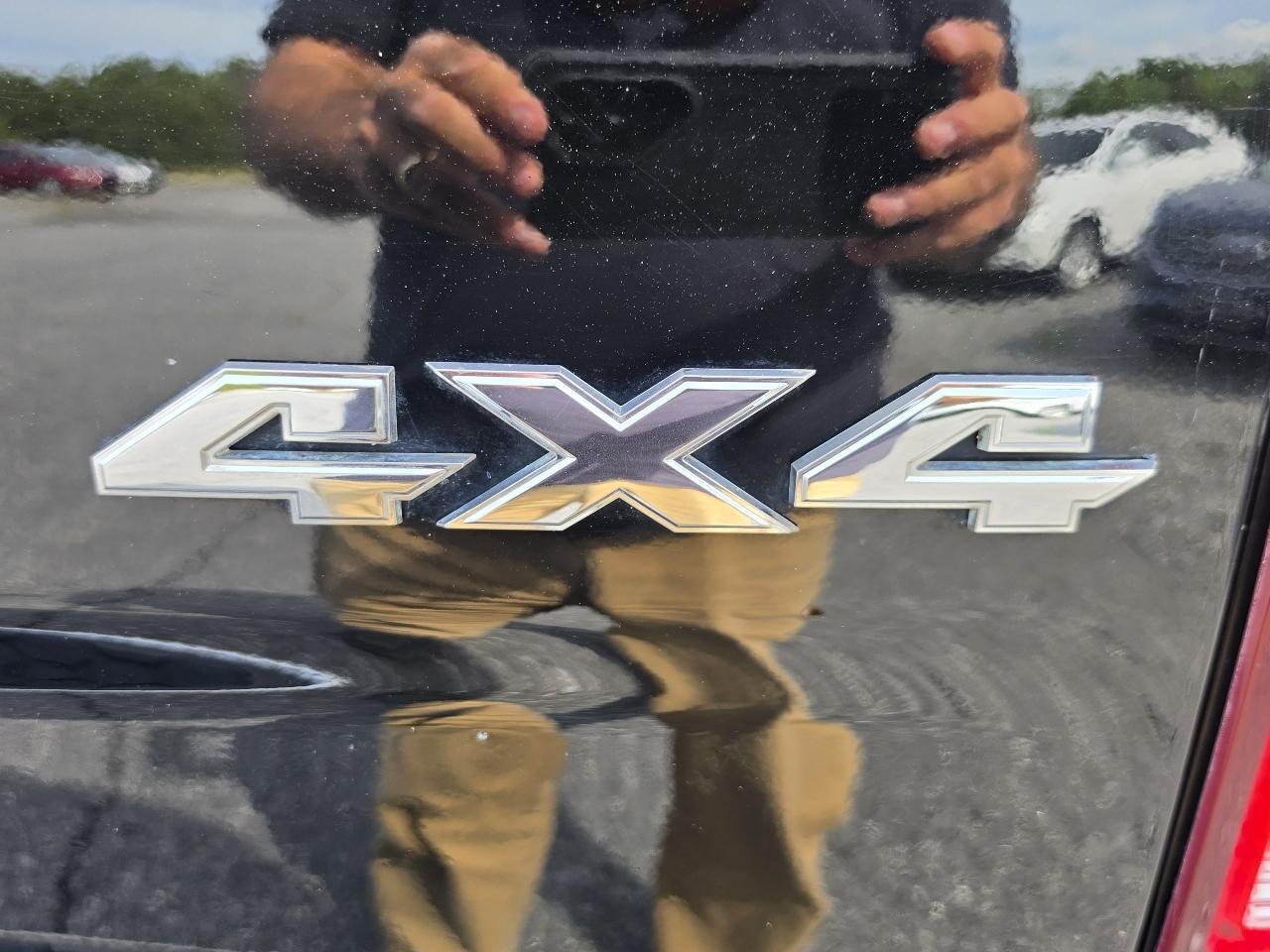 RAM 1500 4WD Crew Cab 140.5" Big Horn 2015
