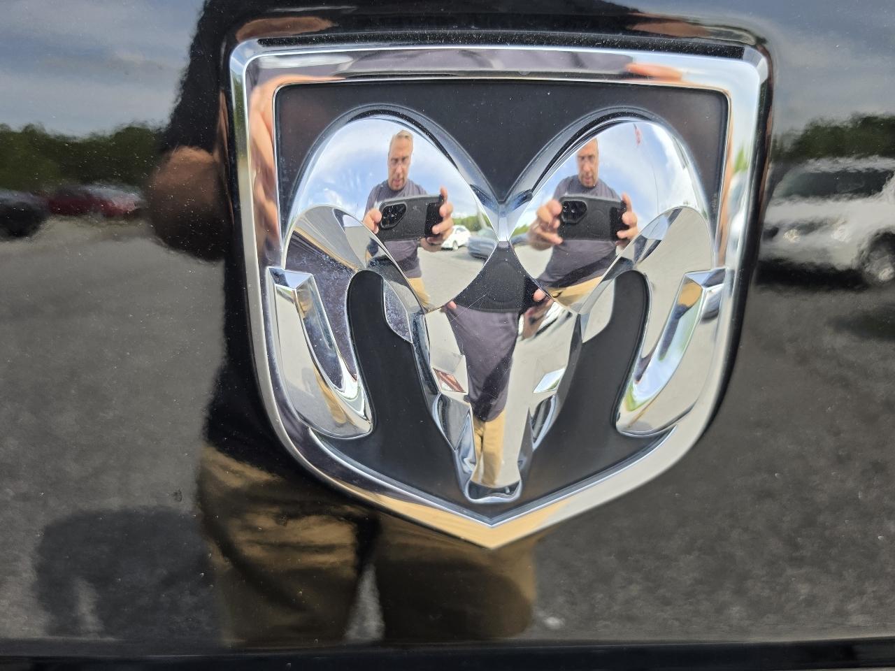 RAM 1500 4WD Crew Cab 140.5" Big Horn 2015
