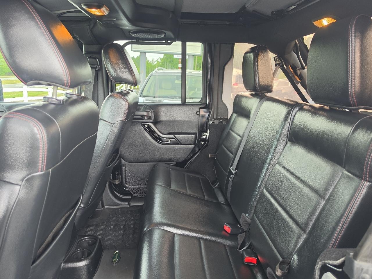 Jeep Wrangler Unlimited 4WD 4dr Altitude 2012