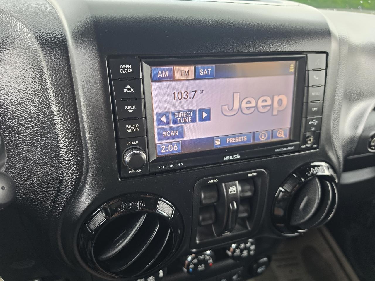 Jeep Wrangler Unlimited 4WD 4dr Altitude 2012