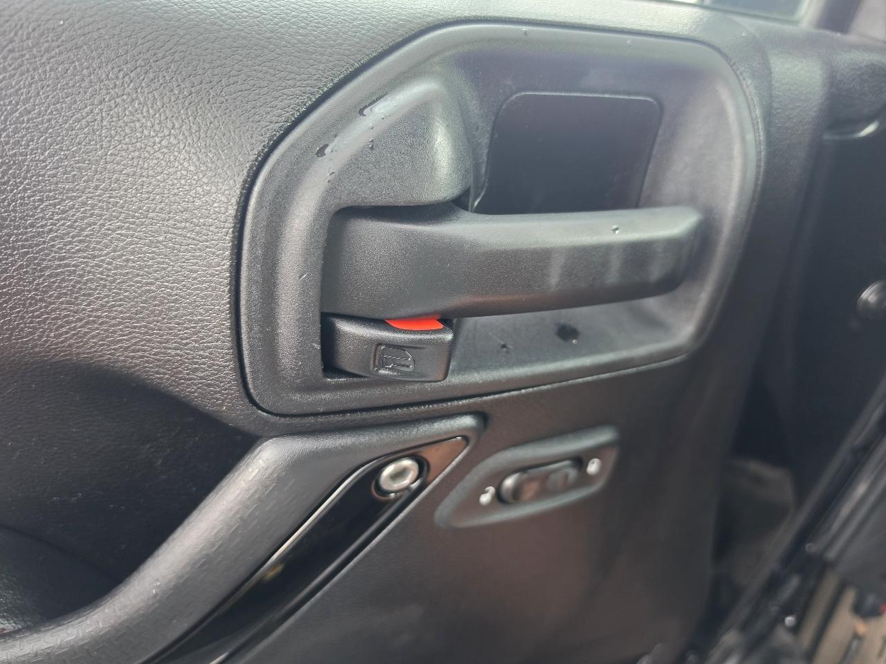 Jeep Wrangler Unlimited 4WD 4dr Altitude 2012