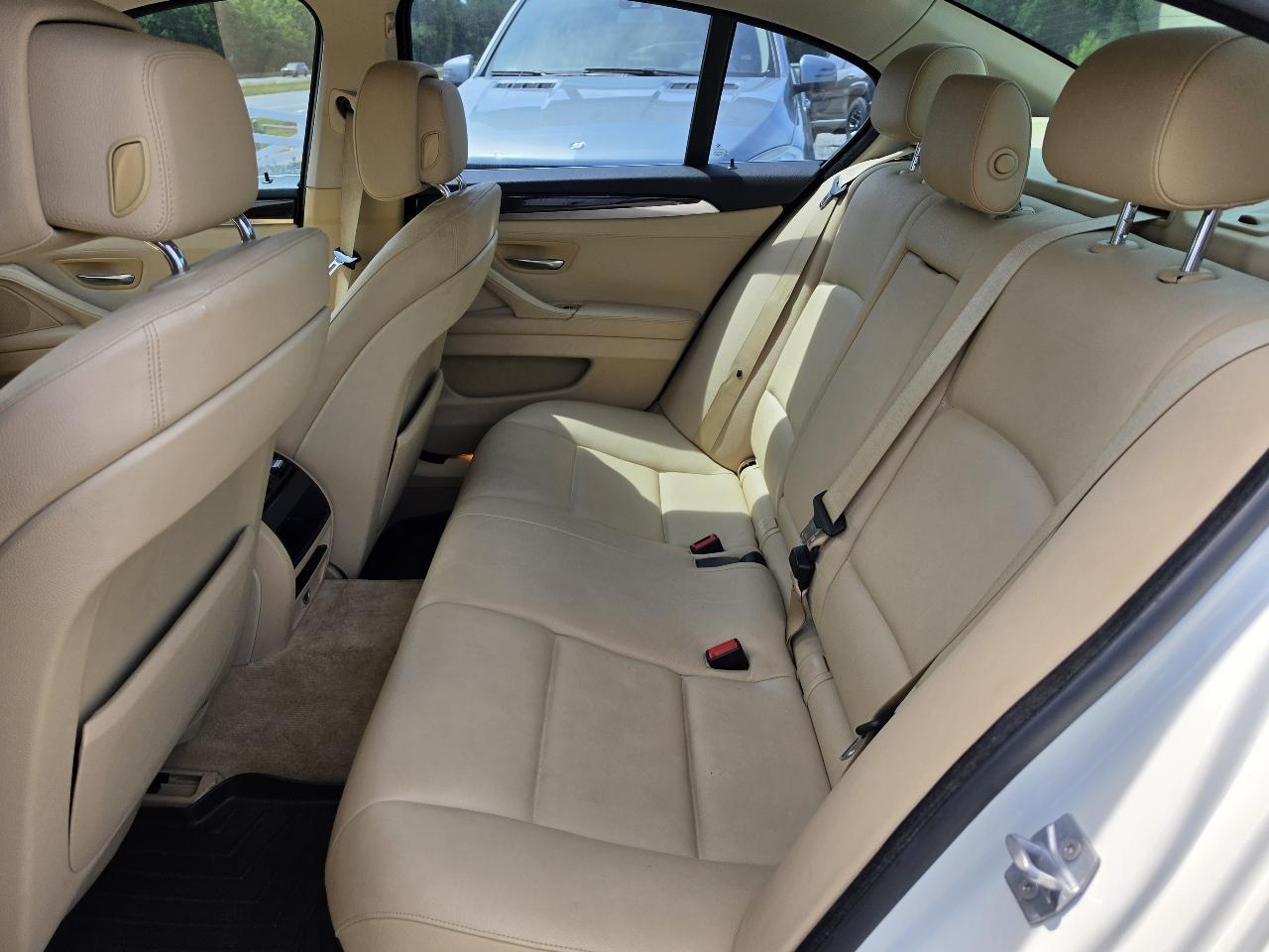 BMW 5 Series 4dr Sdn 528i RWD 2013