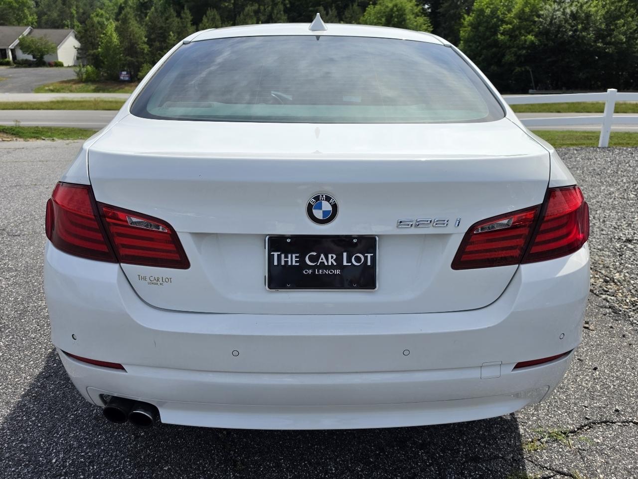 BMW 5 Series 4dr Sdn 528i RWD 2013