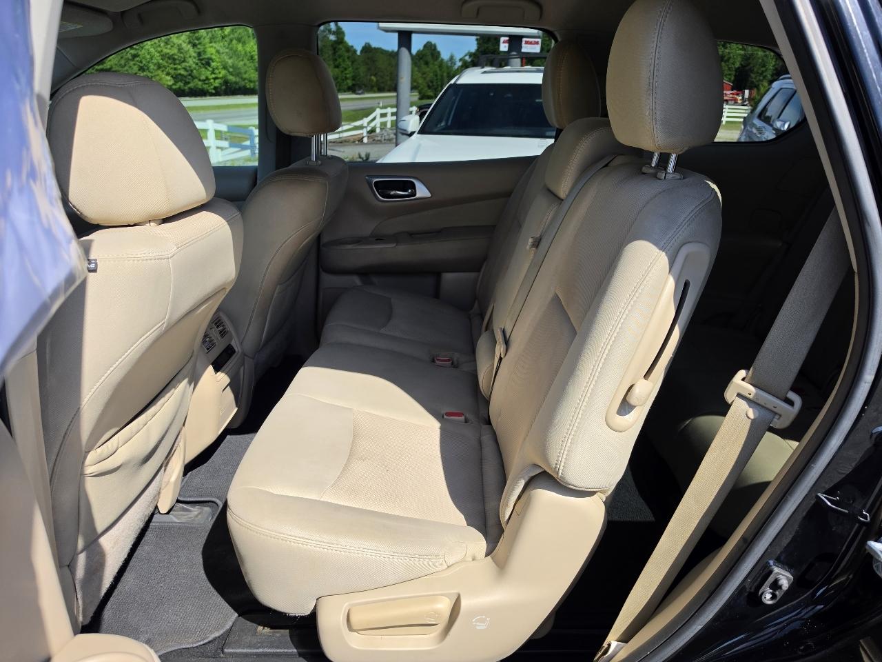 Nissan Pathfinder SV 2WD 2017