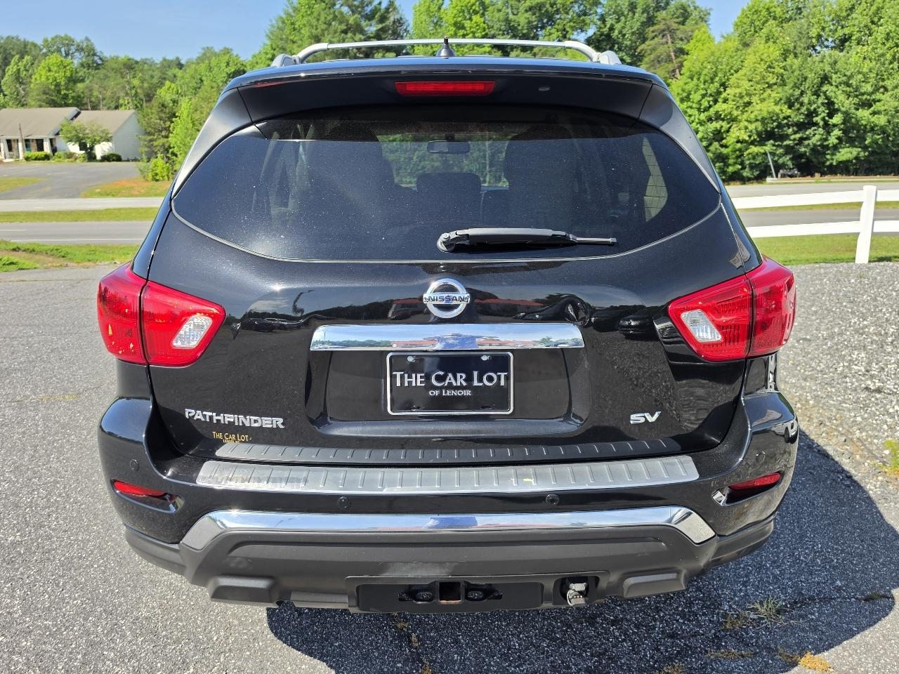 Nissan Pathfinder SV 2WD 2017