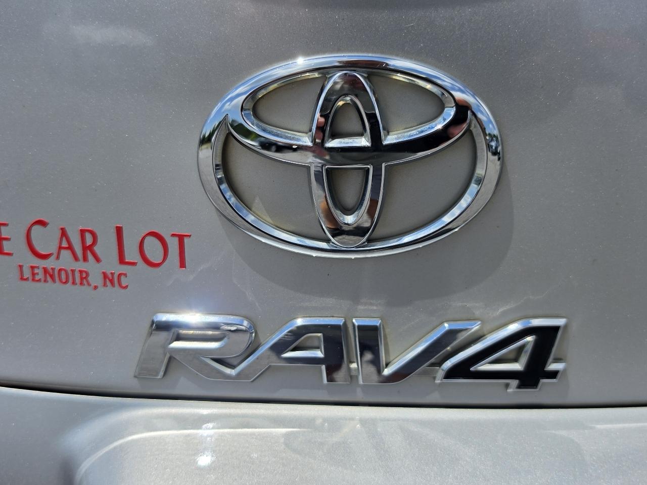 Toyota RAV4 Sport V6 4WD 2011