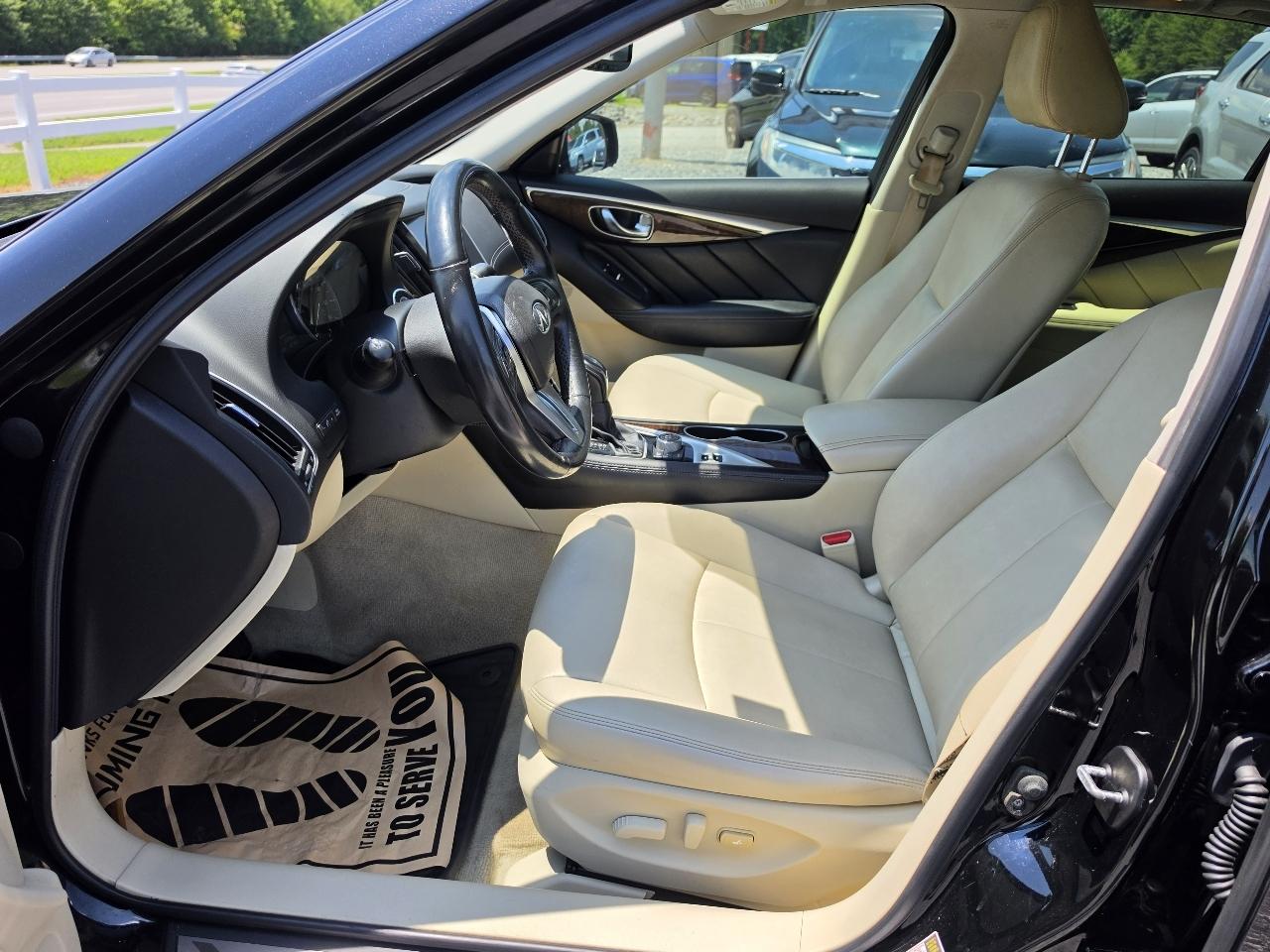 Infiniti Q50 3.0t LUXE AWD 2018