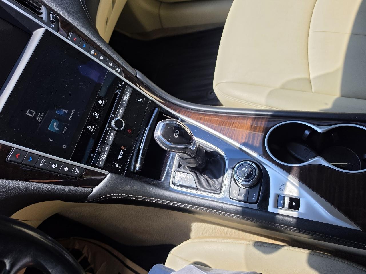 Infiniti Q50 3.0t LUXE AWD 2018