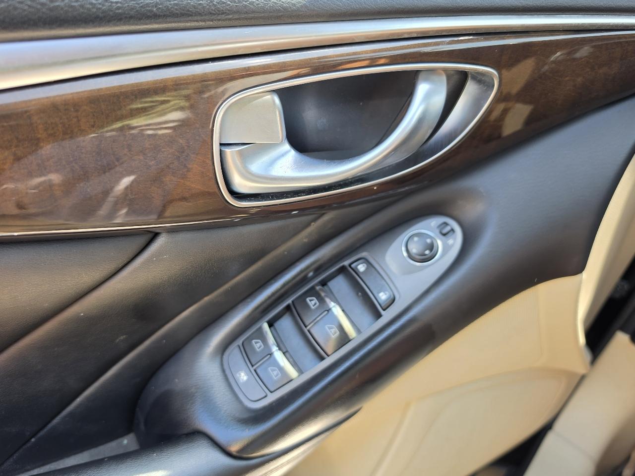 Infiniti Q50 3.0t LUXE AWD 2018