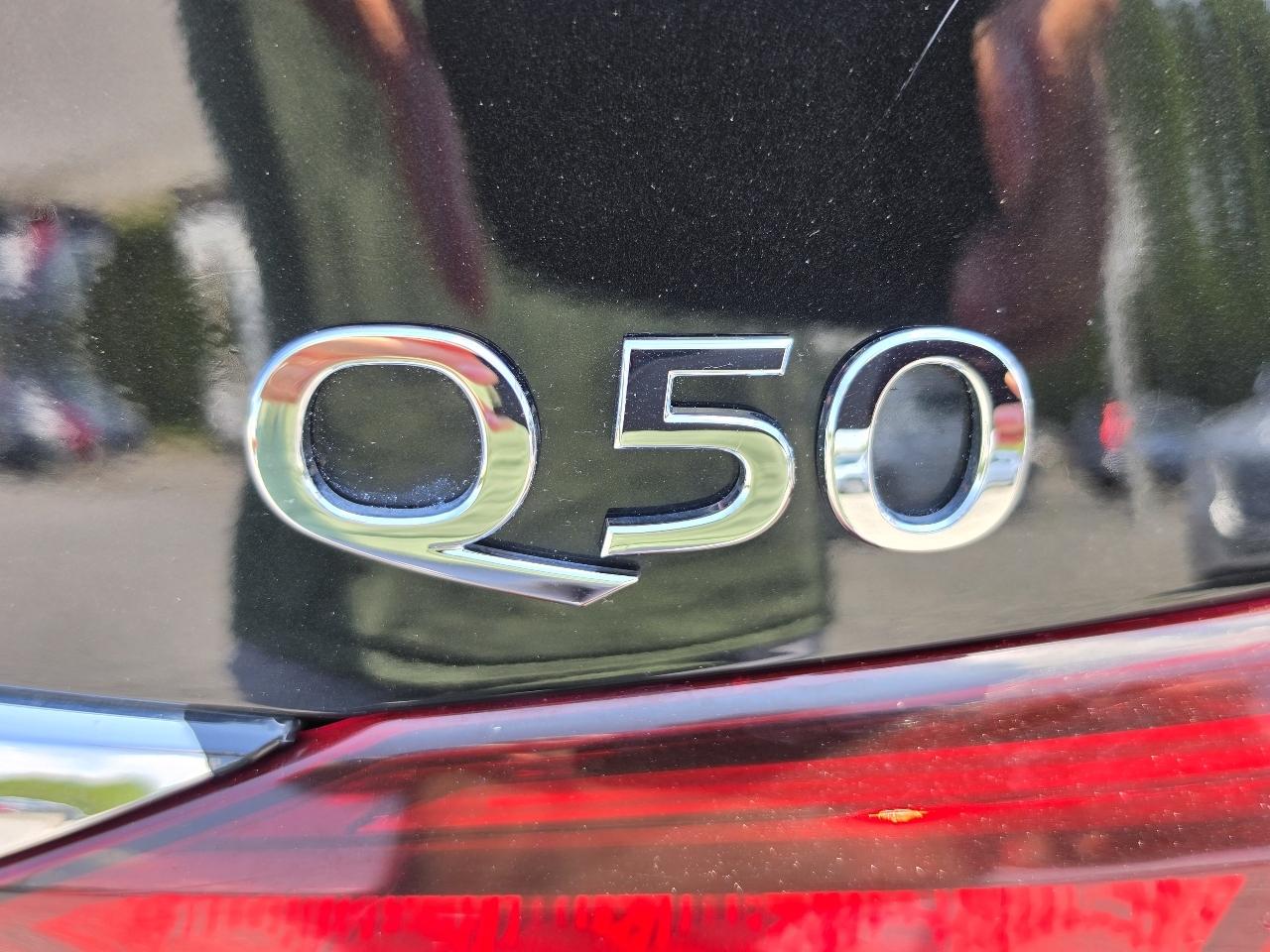 Infiniti Q50 3.0t LUXE AWD 2018