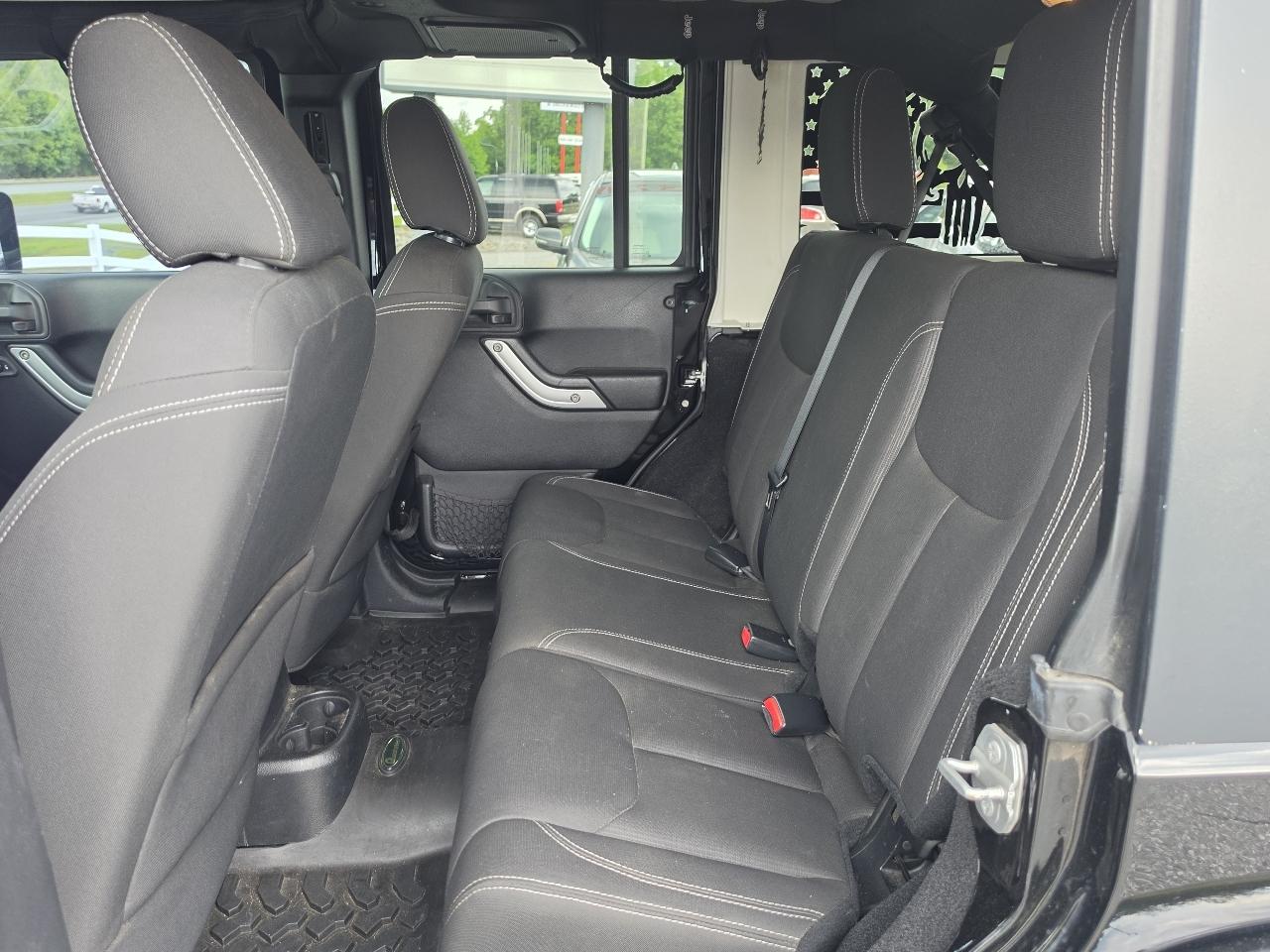 Jeep Wrangler Unlimited Sahara 4WD 2015
