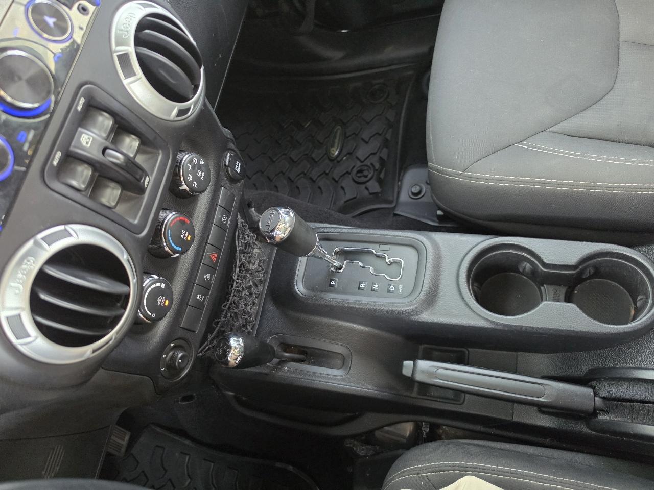 Jeep Wrangler Unlimited Sahara 4WD 2015