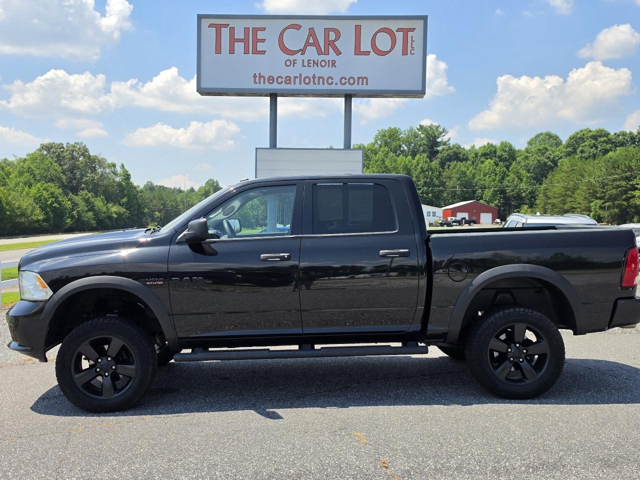 RAM 1500 Tradesman Crew Cab SWB 4WD 2017