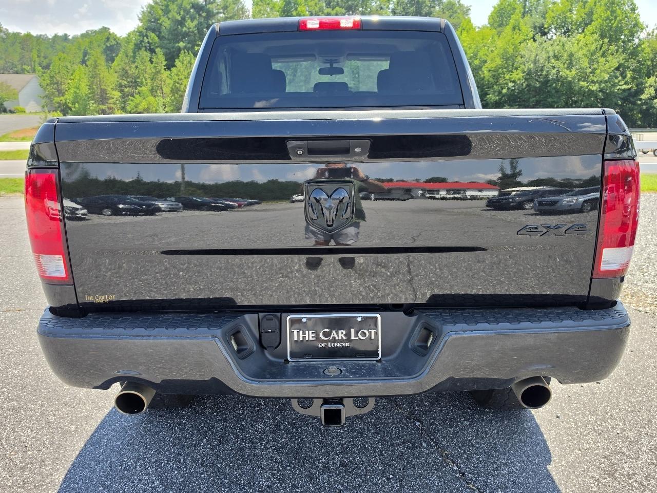 RAM 1500 Tradesman Crew Cab SWB 4WD 2017