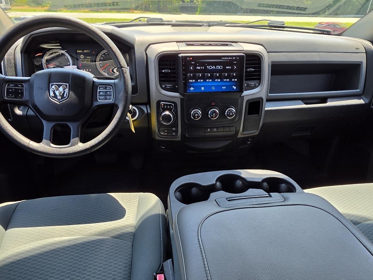 RAM 1500 Tradesman Crew Cab SWB 4WD 2017