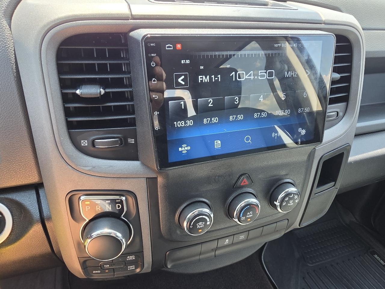 RAM 1500 Tradesman Crew Cab SWB 4WD 2017