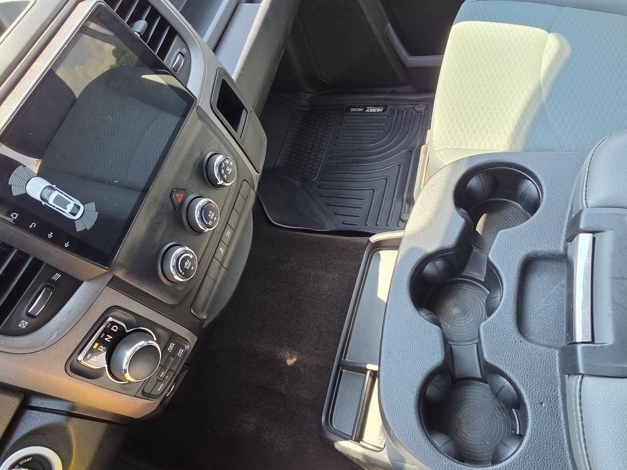 RAM 1500 Tradesman Crew Cab SWB 4WD 2017