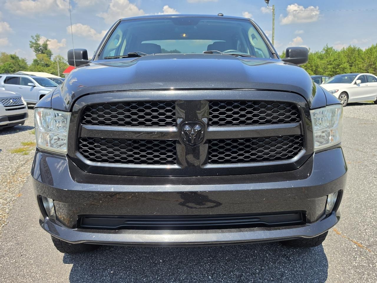 RAM 1500 Tradesman Crew Cab SWB 4WD 2017