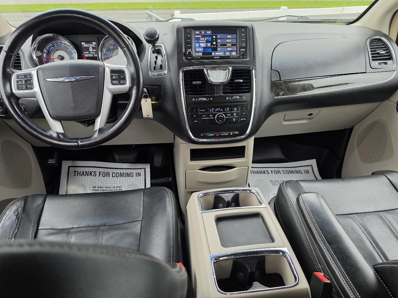 Chrysler Town & Country Touring 2014