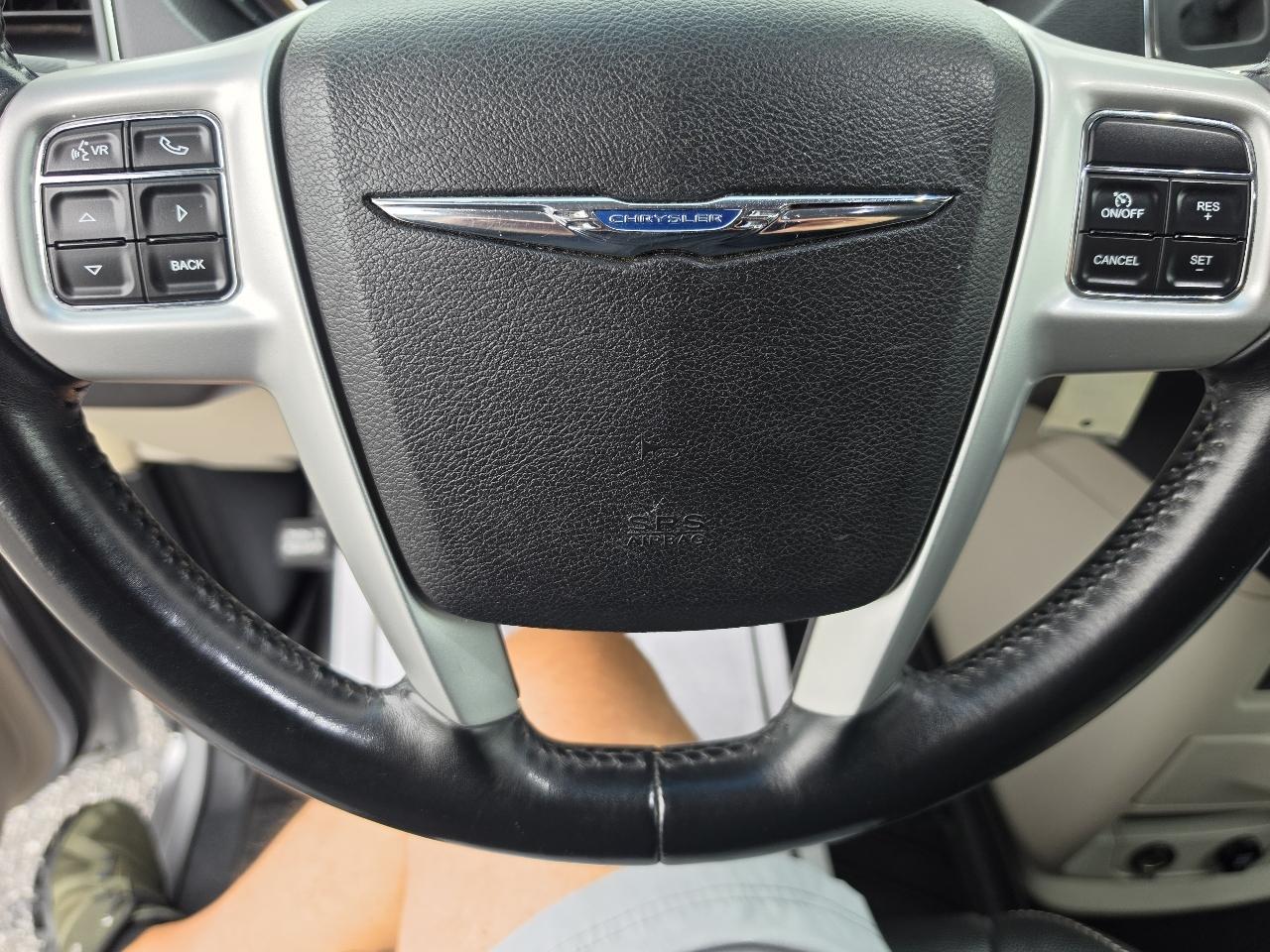 Chrysler Town & Country Touring 2014