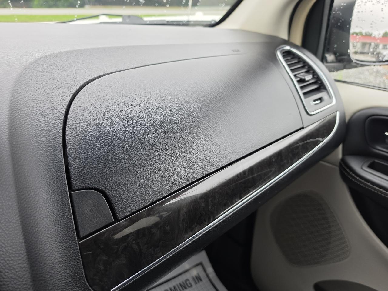 Chrysler Town & Country Touring 2014