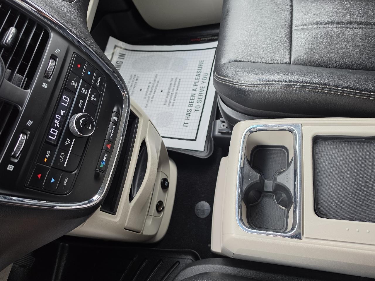 Chrysler Town & Country Touring 2014