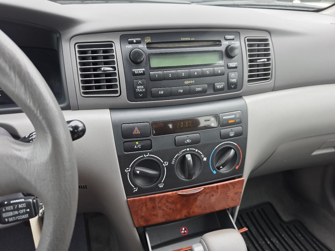 Toyota Corolla LE 2005