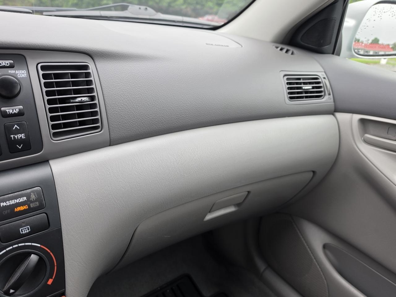 Toyota Corolla LE 2005