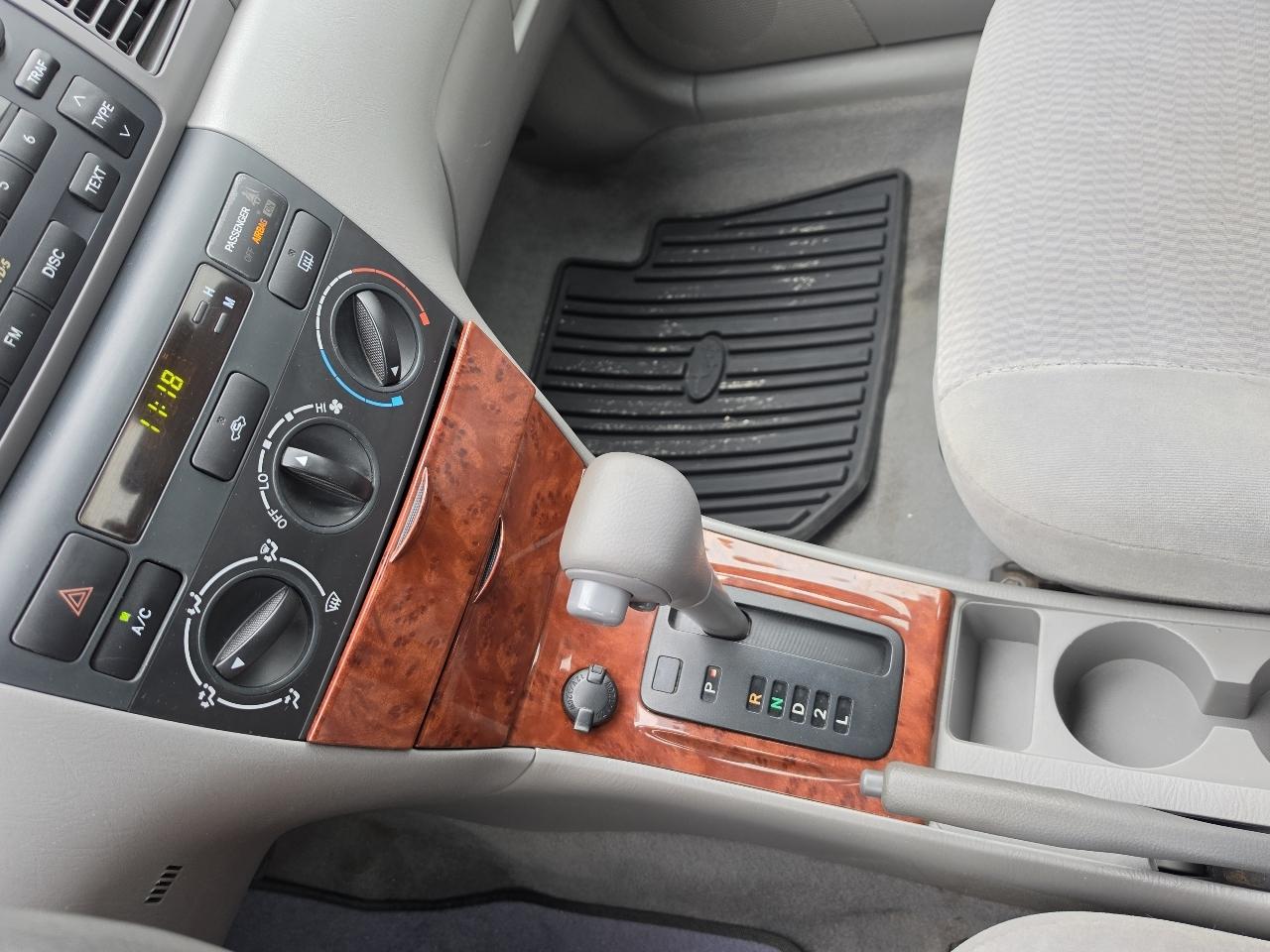 Toyota Corolla LE 2005