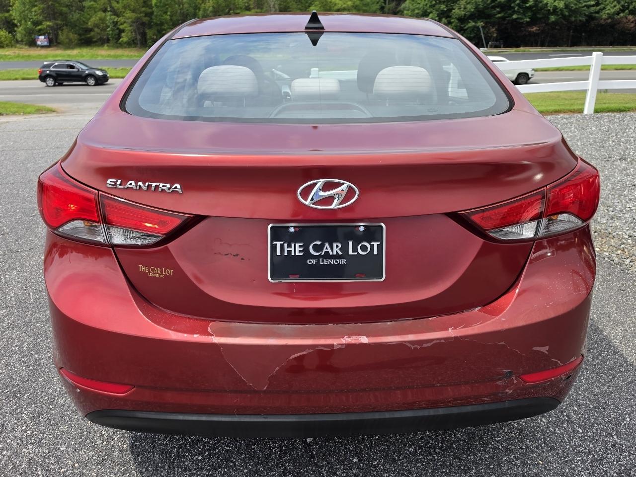 Hyundai Elantra SE 6AT 2016