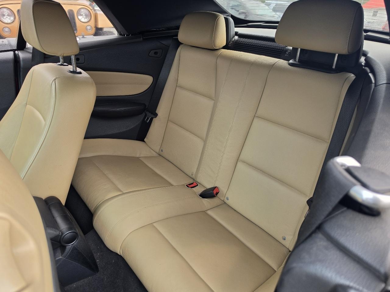 BMW 1-Series 128i Convertible 2011