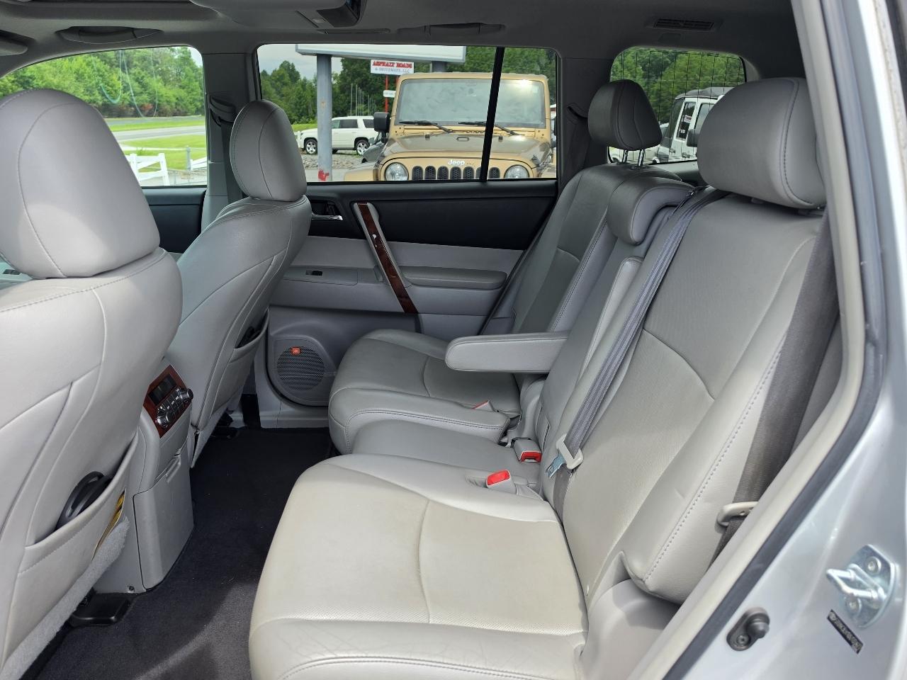 Toyota Highlander Limited 2WD 2013