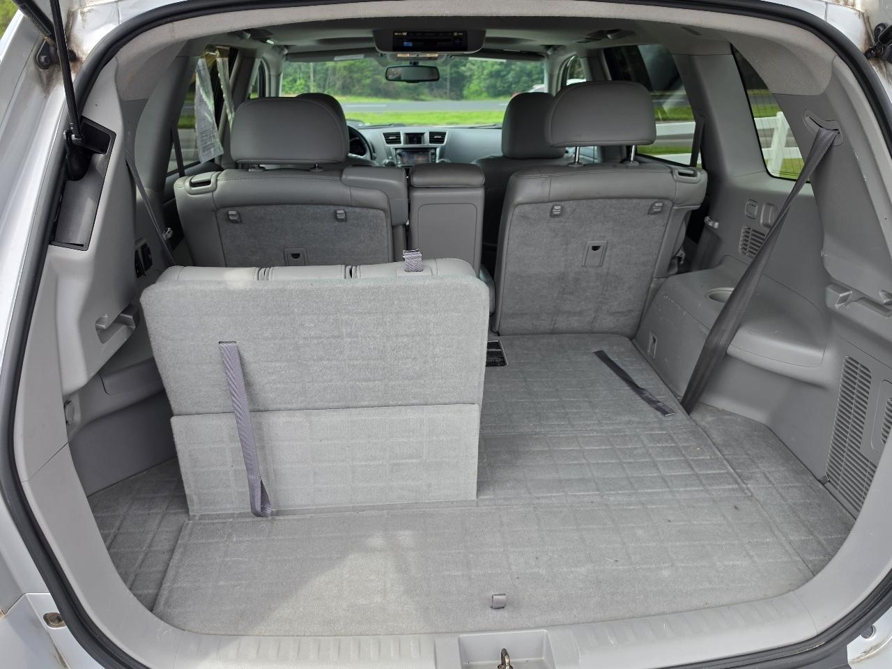Toyota Highlander Limited 2WD 2013
