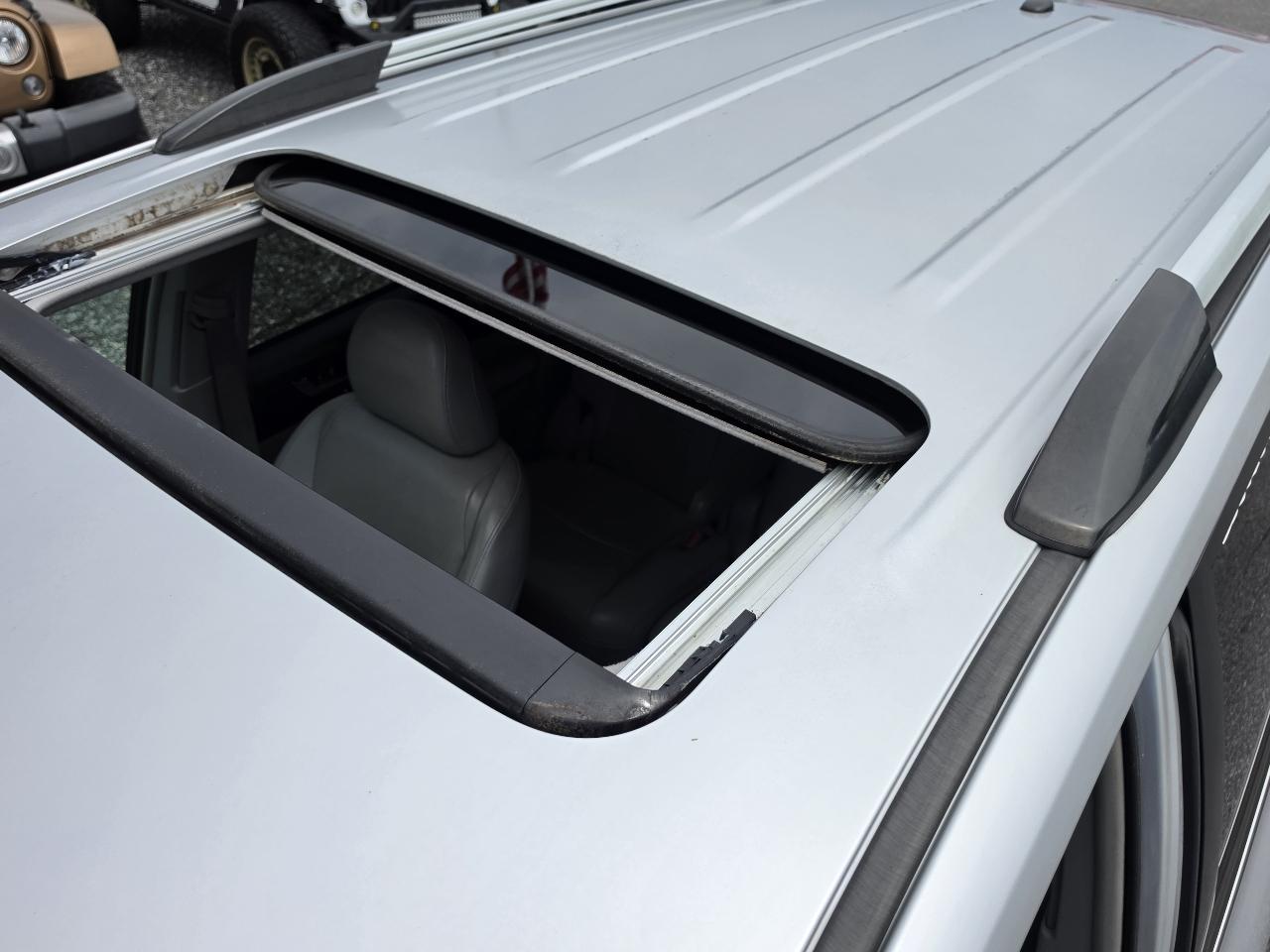Toyota Highlander Limited 2WD 2013