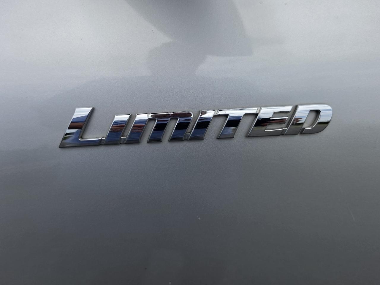 Toyota Highlander Limited 2WD 2013