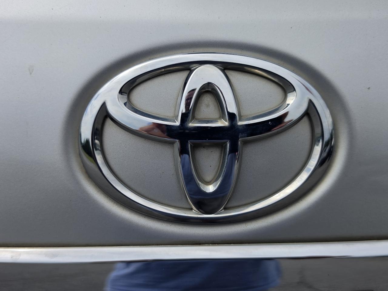 Toyota Highlander Limited 2WD 2013