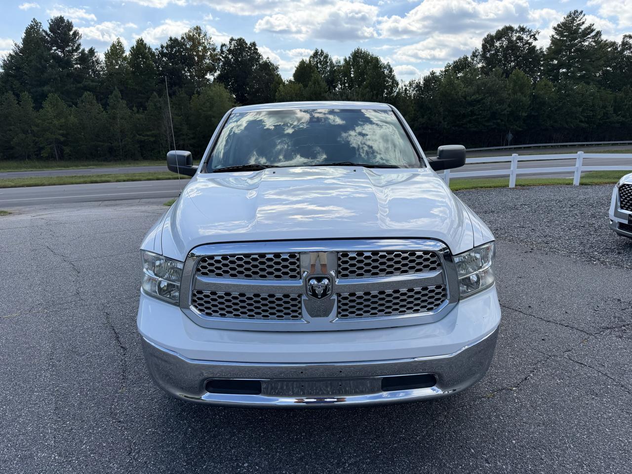 RAM 1500 SLT Quad Cab 4WD 2016