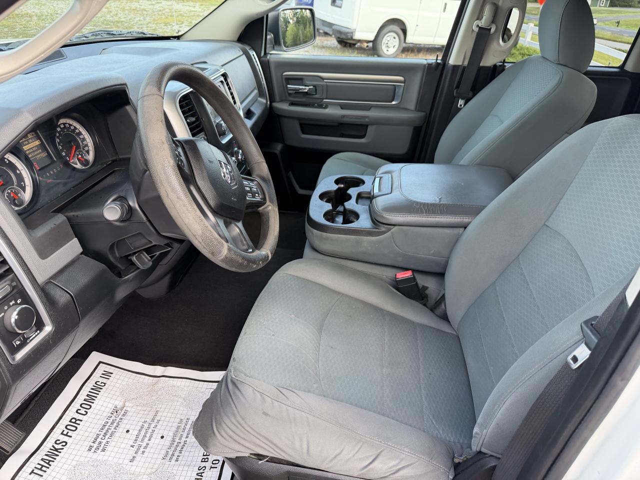 RAM 1500 SLT Quad Cab 4WD 2016