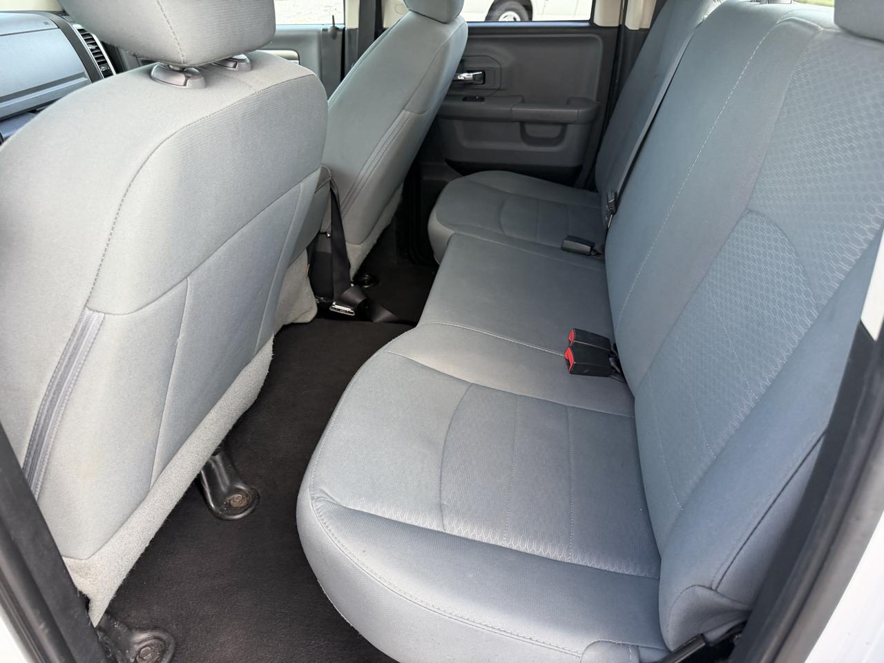RAM 1500 SLT Quad Cab 4WD 2016