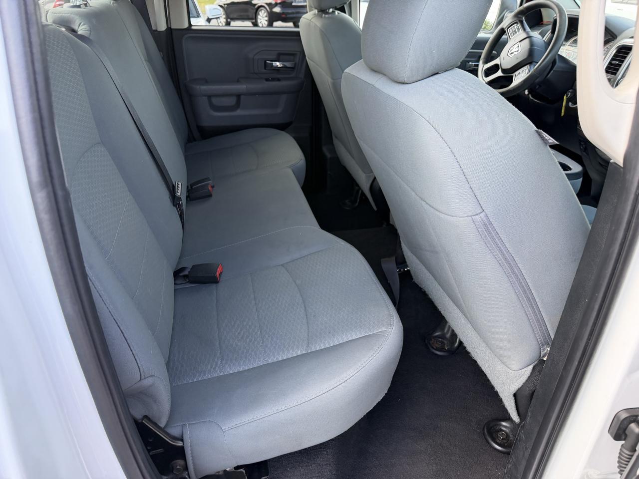 RAM 1500 SLT Quad Cab 4WD 2016